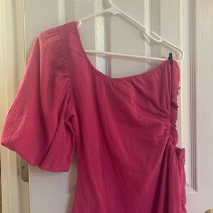 One shoulder 100% cotton dress. Side zipper with buttons and open side detail.